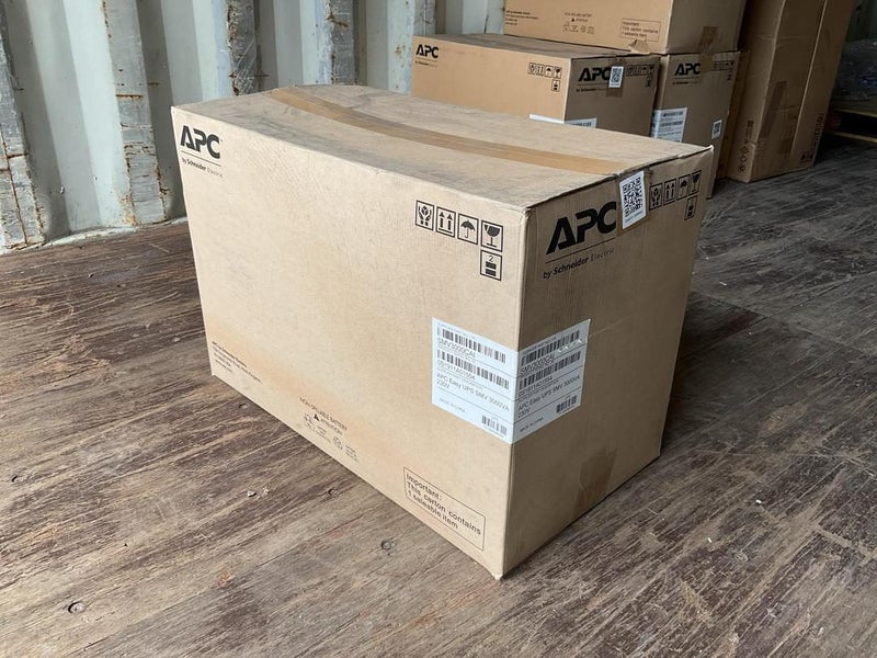 APC Easy UPS 3000VA / 230 VA Battery Backup SMV3000CAI Carousel 2
