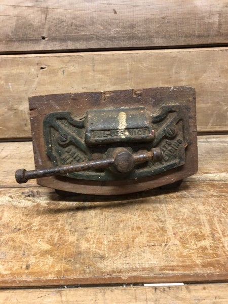 Vintage Britain Made Full Use Vice - $1 RESERVE Carousel 1