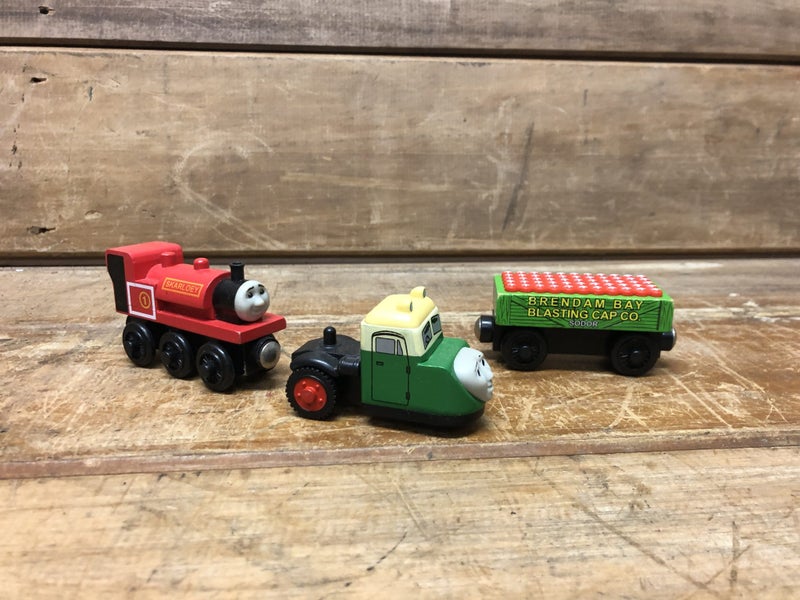 Thomas the Tank Engine Collection - Skarloey, Madge, Blasting Cap Car Carousel 1