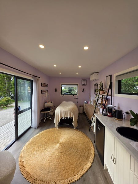 Modern 6m x 3m Tiny Home / Studio / Beauty Room Carousel 1