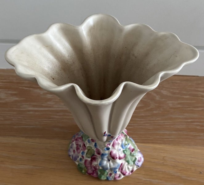 ***CLARICE CLIFF ‘MY GARDEN’ VASE c1930*** Carousel 2