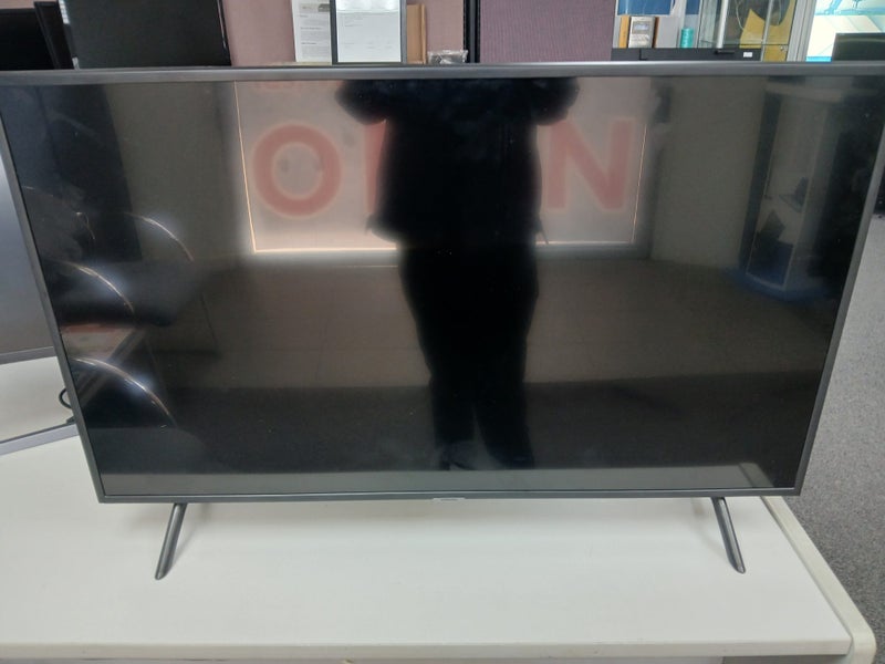 Samsung 43-Inch 7100 UHD TV UA43RU7100SXNZ (Needs Repair) Carousel 1