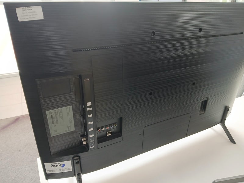 Samsung 43-Inch 7100 UHD TV UA43RU7100SXNZ (Needs Repair) Carousel 3
