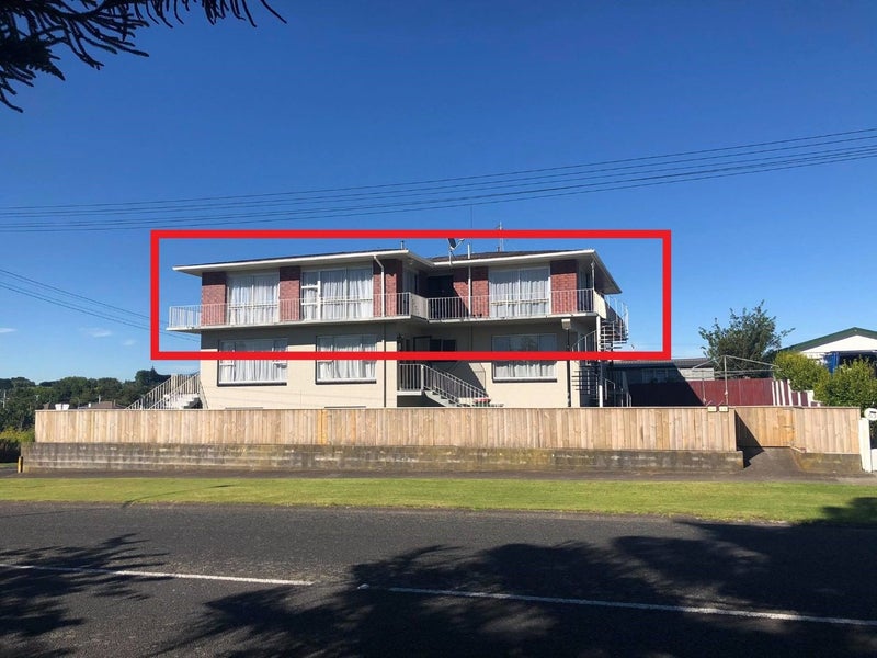 Image 1 of 20