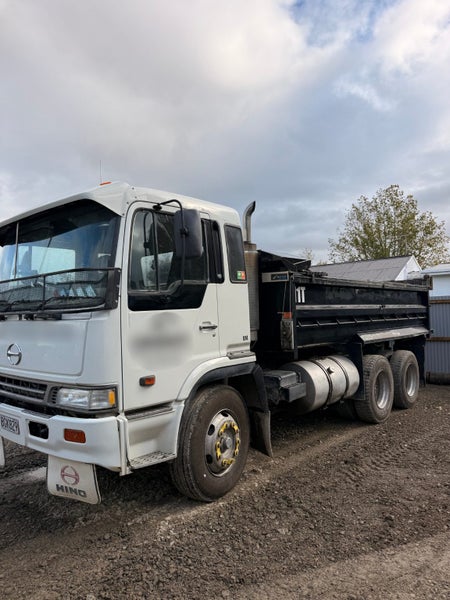 2003 Hino FS truck