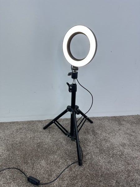 LED Ring Light with Tripod – Dimmable – USB Powered Carousel 1