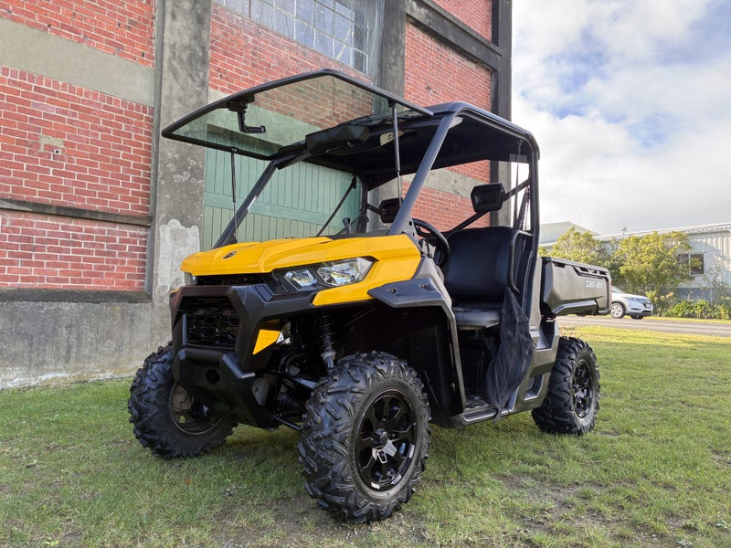 2021 Can-Am Defender HD8 ONLY 13,653 KMS