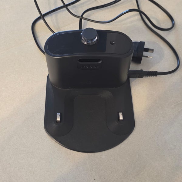 IROBOT ROOMBA i7, good working order Carousel 5