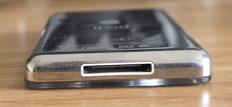 iPod Video/Classic 5.5th Gen 30GB - Clear and new Battery! Carousel 6