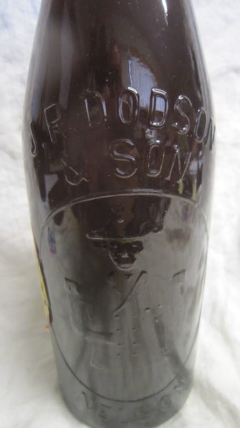 BT1 7455 - NZ Crown Top Beer Bottle - JR Dodson & Son - with Nelson Ale Label Carousel 1