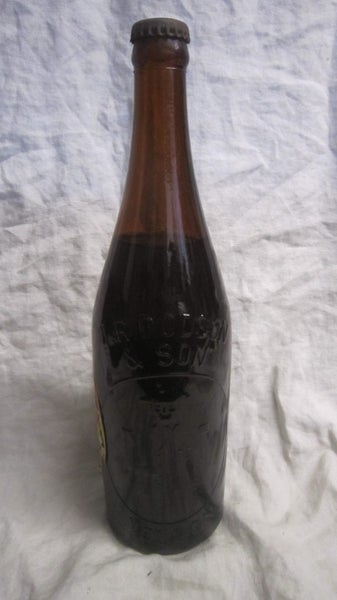 BT1 7455 - NZ Crown Top Beer Bottle - JR Dodson & Son - with Nelson Ale Label Carousel 2