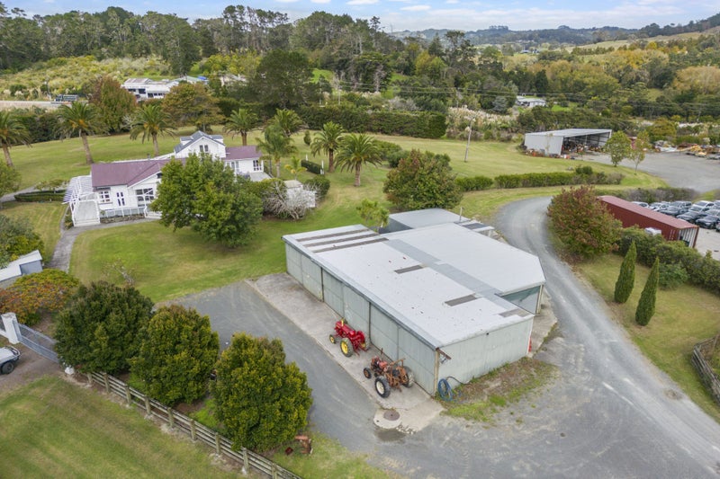 Image 2 of 19