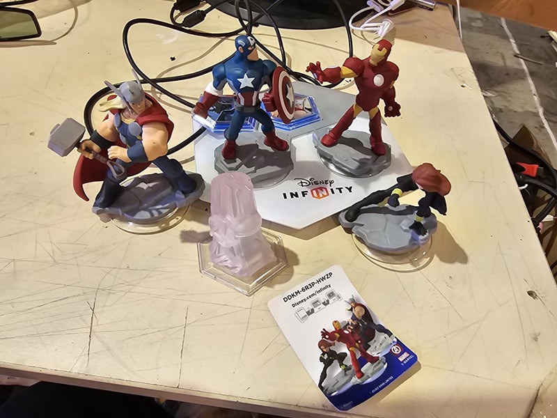Disney infinity characters with game plate Carousel 1