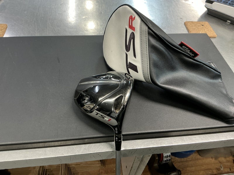 Titleist TSR1 Driver Carousel 1