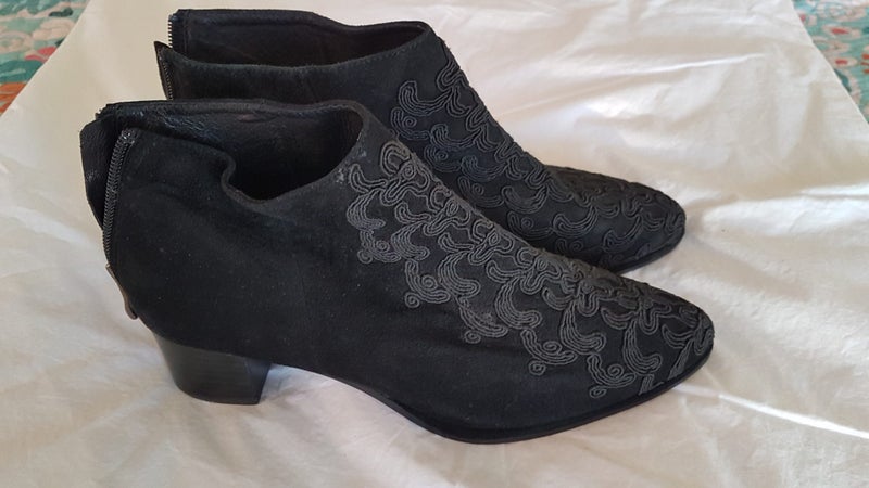 One Trick Pony leather boots - size 37 - NEVER WORN