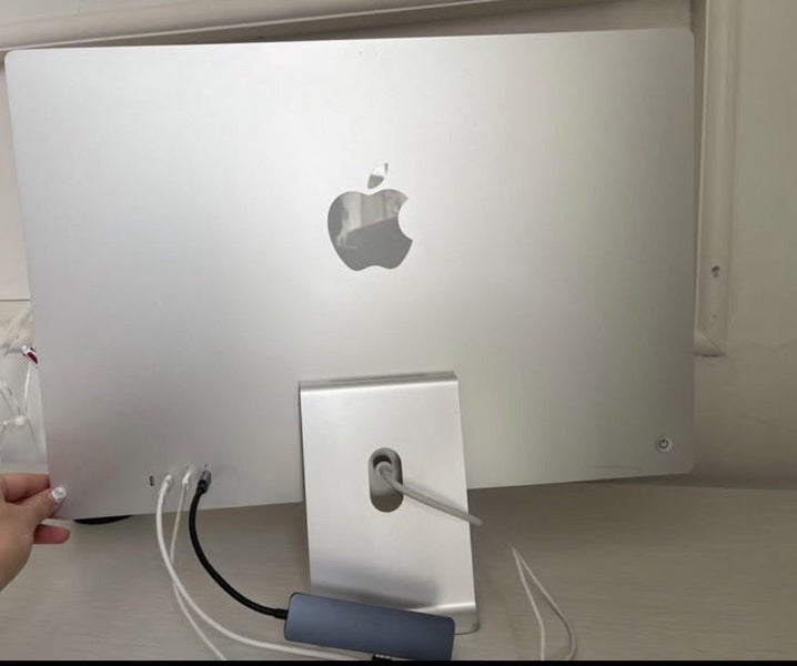 Apple Imac wit M1 chip, apple key board and ergonomic mouse, purchased 2023. Carousel 4