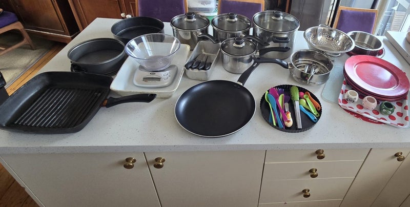 Bulk kitchenware $1 Reserve Carousel 2