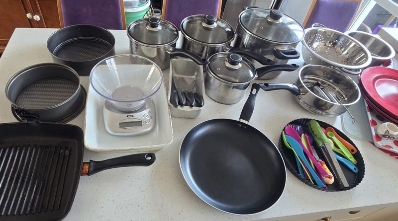 Bulk kitchenware $1 Reserve Carousel 1