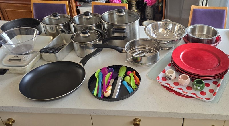 Bulk kitchenware $1 Reserve Carousel 15