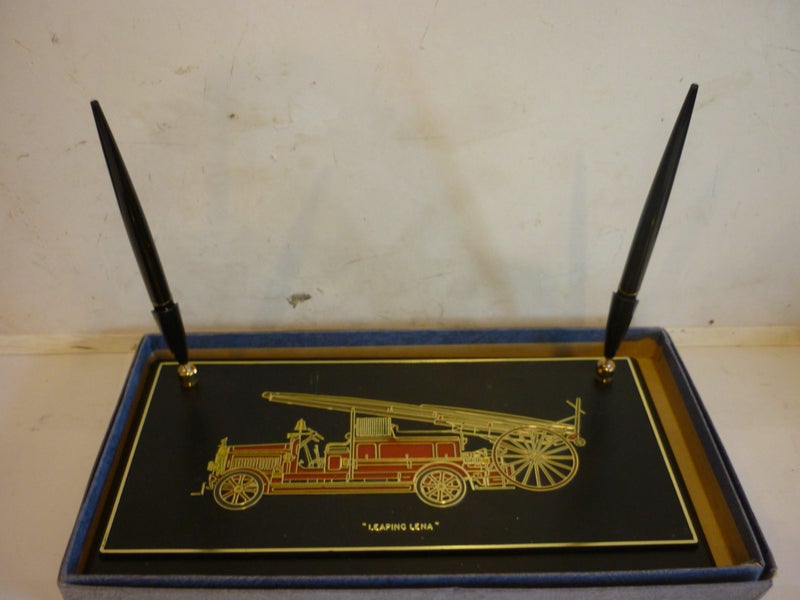 FIRE ENGINE DISPLAY DESK SET. 2 PENS. Carousel 1