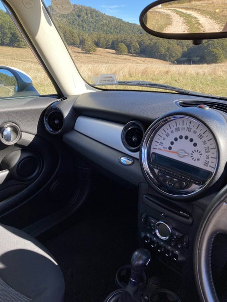 2011 MINI Cooper4354089682265804813