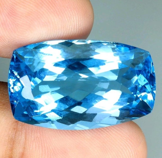 BlueTopaz Swiss Natural large 55.25Ct,Clarity=IF