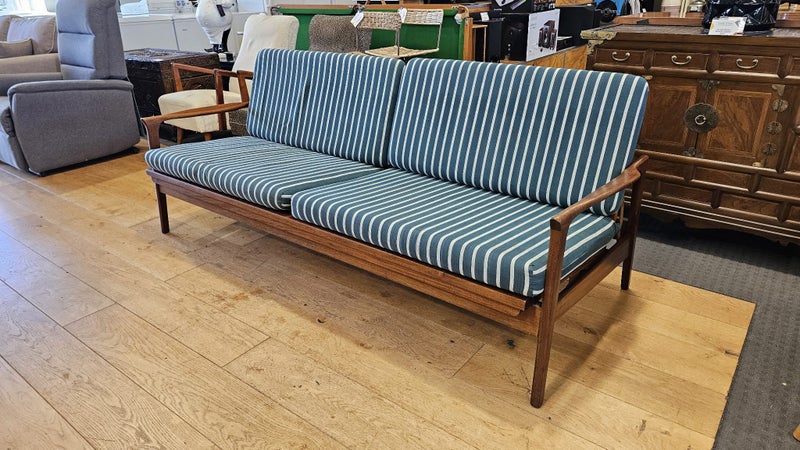 Mid Century "Vono" Flexafoam Folding Sofa Daybed Carousel 2