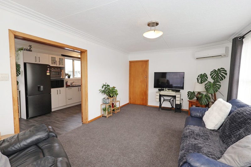 Image 2 of 20