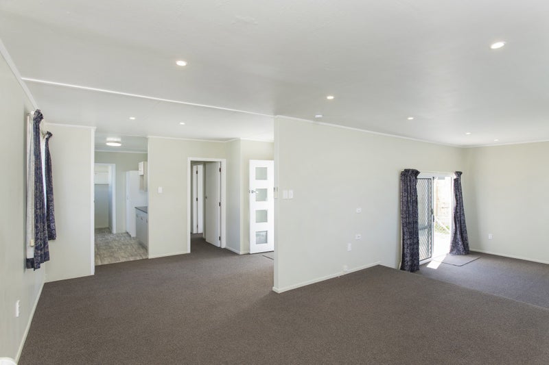 Image 3 of 24
