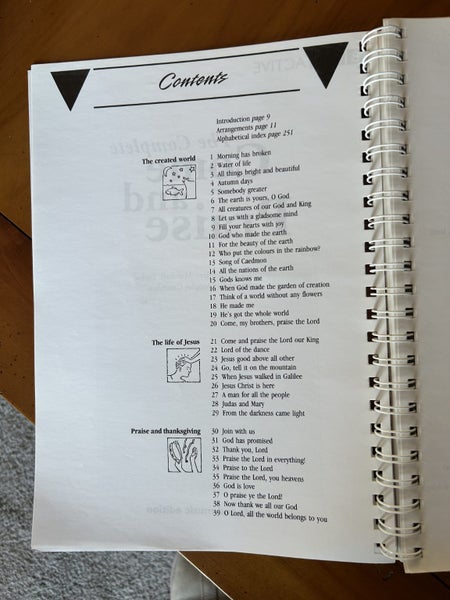 The Complete Come and Praise. Words and music edition Carousel 2