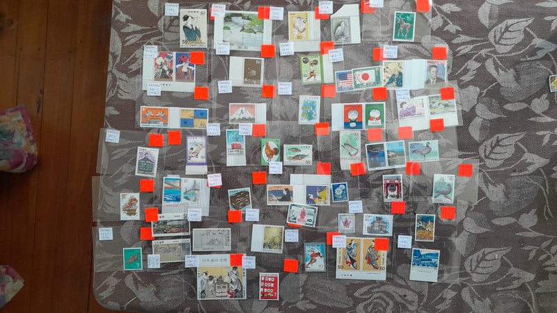 JAPAN STAMPS . 44 PKT - MINT NOT HINGED Carousel 1