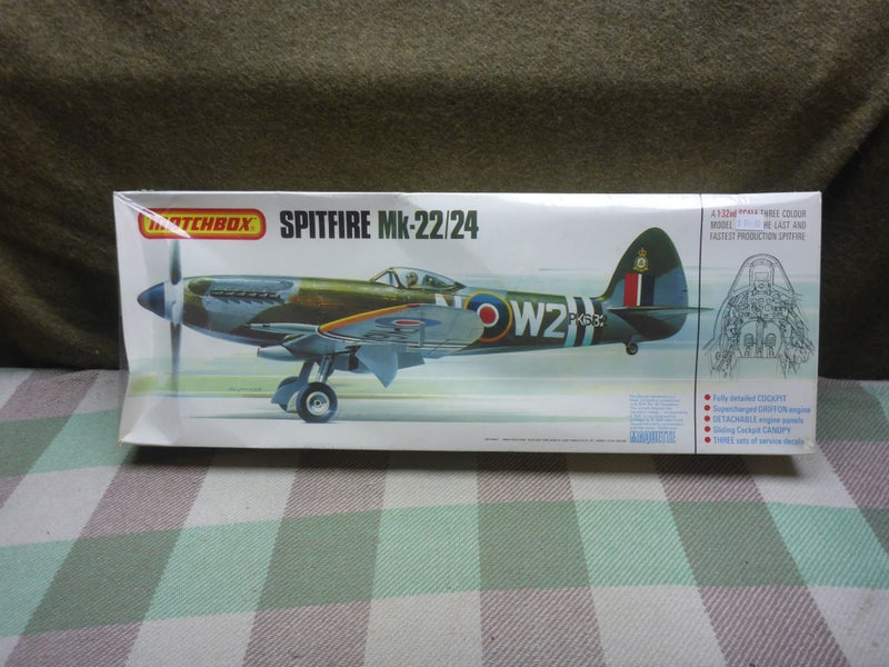 Unopened Vintage 1/32 Matchbox Scale Model Kit Spitfire Mk-22/24 Military Carousel 1