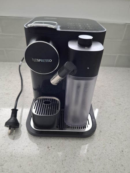 Nepresso Coffee Machine Carousel 1