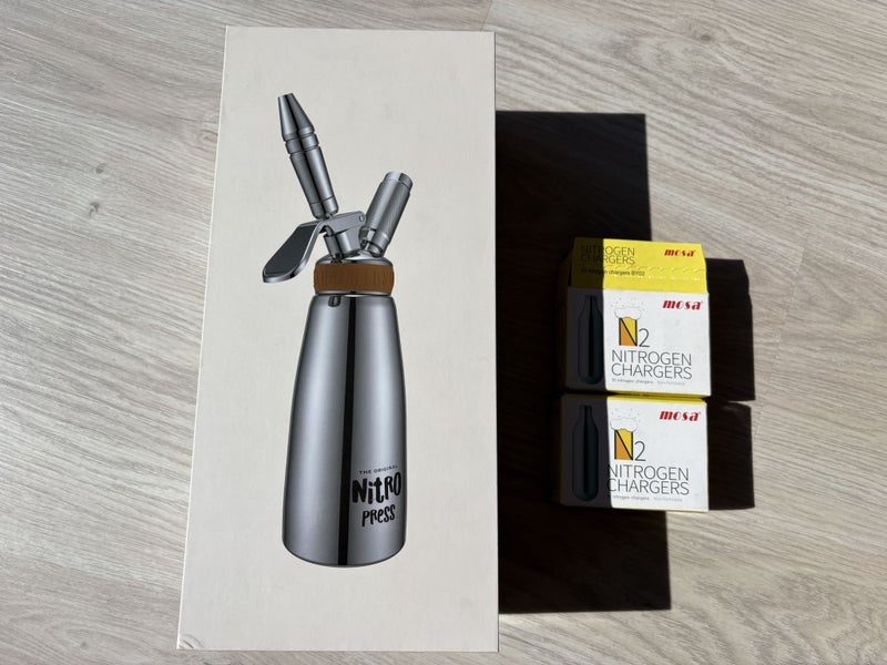 [Near New] Original NitroPress - 500ml + Nitrogen Charger 14 Pack Carousel 2