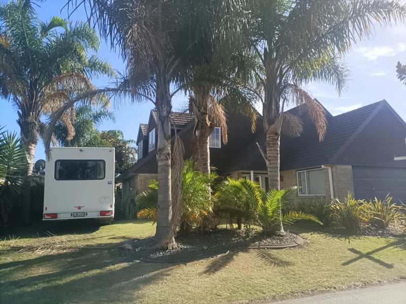 Papamoa Beach, 4 bedrooms