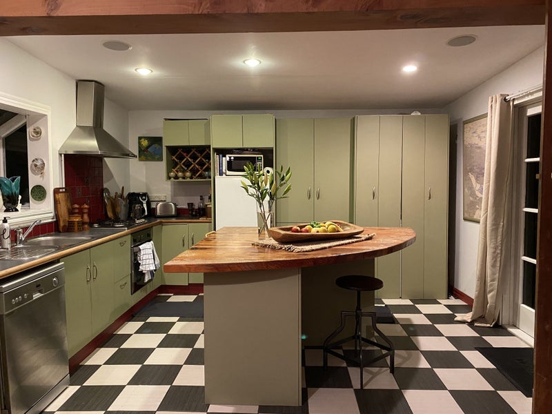 Monaco, 3 bedrooms, $195 pw