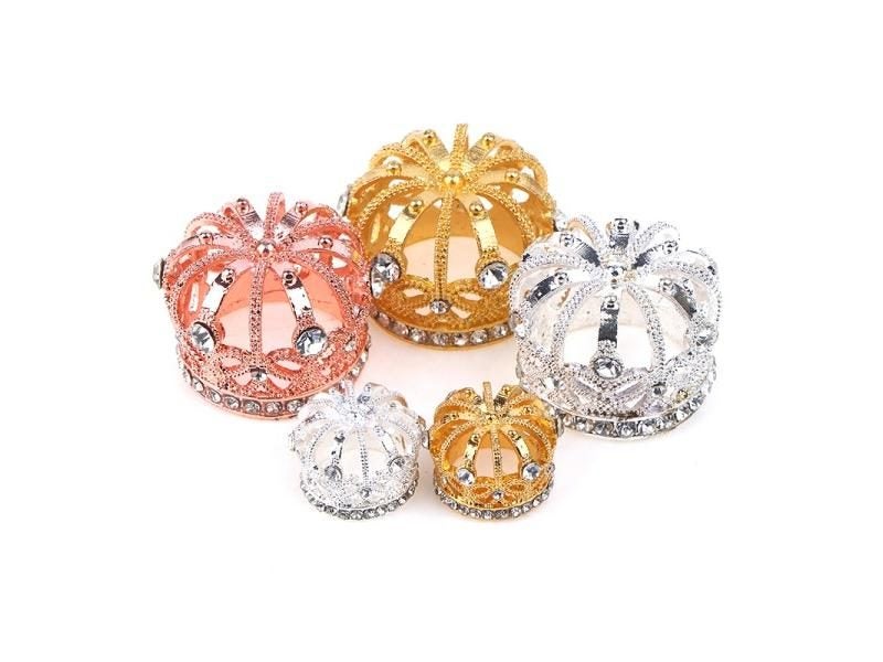 Mini Alloy Crown Model For Dollhouse Or Party Decor Carousel 2