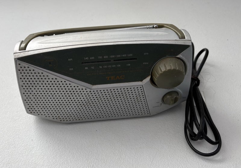 Teac PR-series AM/FM portable radio working Carousel 1