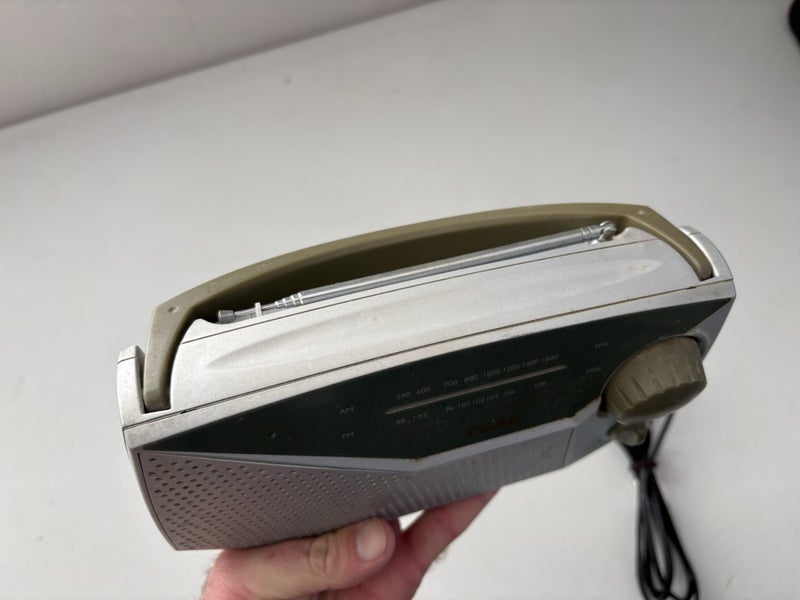Teac PR-series AM/FM portable radio working Carousel 6