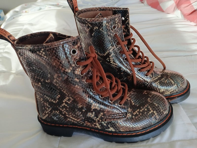 Helium leather boots - size 37 - NEVER WORN