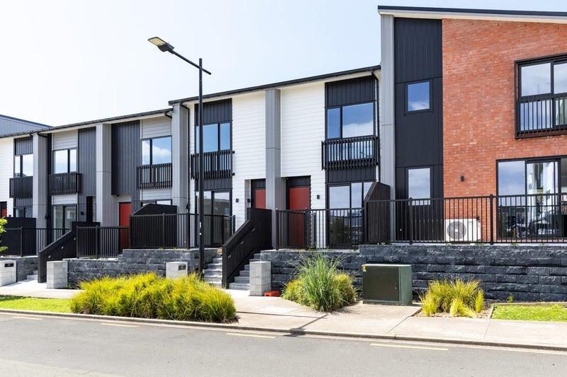 Contemporary Two-Bedroom Townhouse + Parking