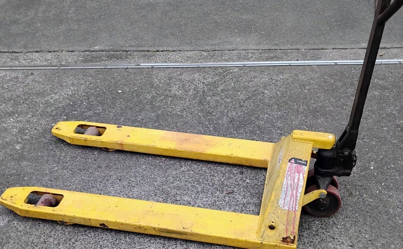 Jiffy pallet jack Carousel 2