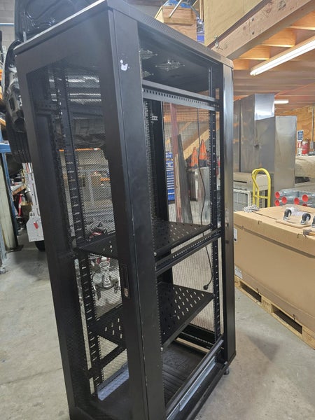 Server Cabinet440938784223416322