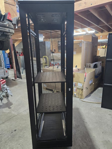 Server Cabinet440938784223416323