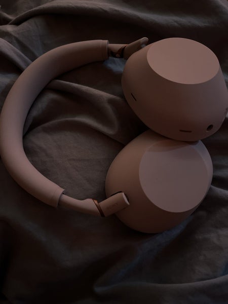 Sony WH-1000XM6 (Sand Pink) Carousel 1