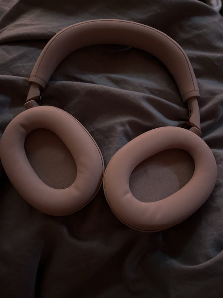 Sony WH-1000XM6 (Sand Pink) Carousel 2
