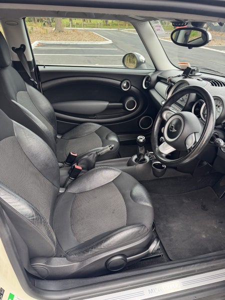 2010 MINI Cooper438253025022464001