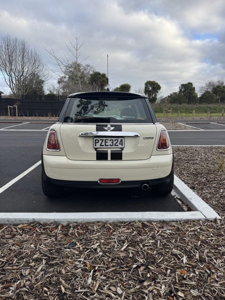 2010 MINI Cooper438253025022464004