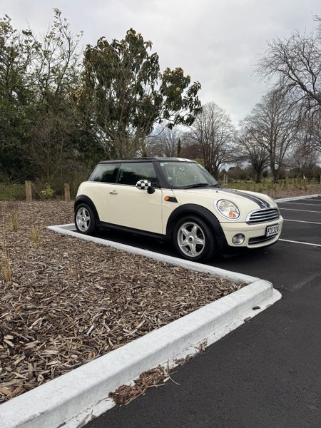 2010 MINI Cooper438253025022464006