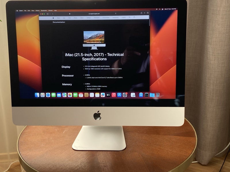 iMac 21 inch 2017 model with thunderbolt 3, usb c ports Carousel 1